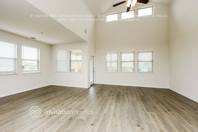 Photo - 7432 Alfriston Pl