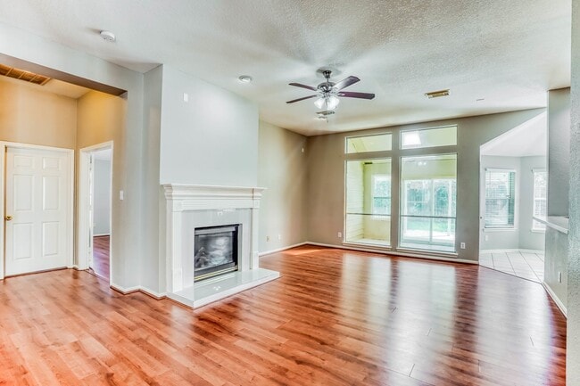 10330 Claybrook Dr