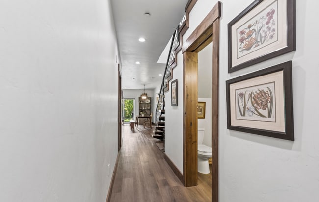 8513 s. 1000. w.