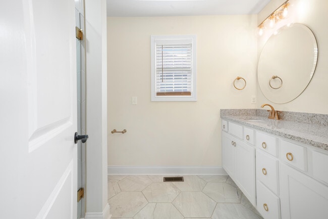 Photo - 5013 Bentwood Ct