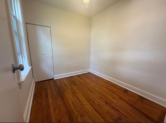 Photo - 3657 W Oakdale Ave Unidad #1