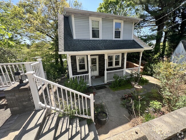 Building Photo - 22 Knoll Pl Rental