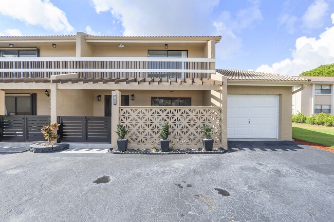 Photo - 11628 NW 30th St Townhome