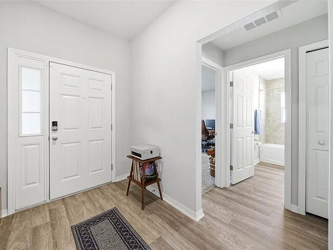 Photo - 883 Galloway St