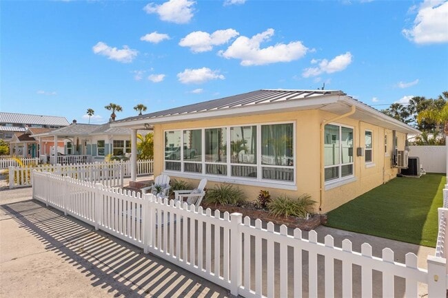 Building Photo - 108 11th Ave