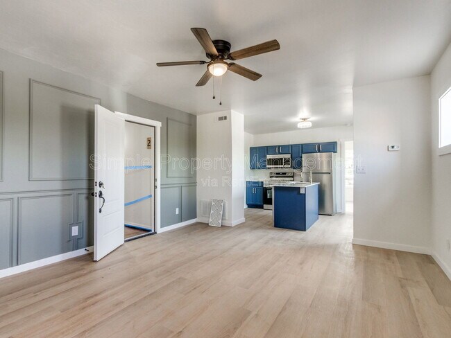 Photo - 814 W Hill St Unit 2