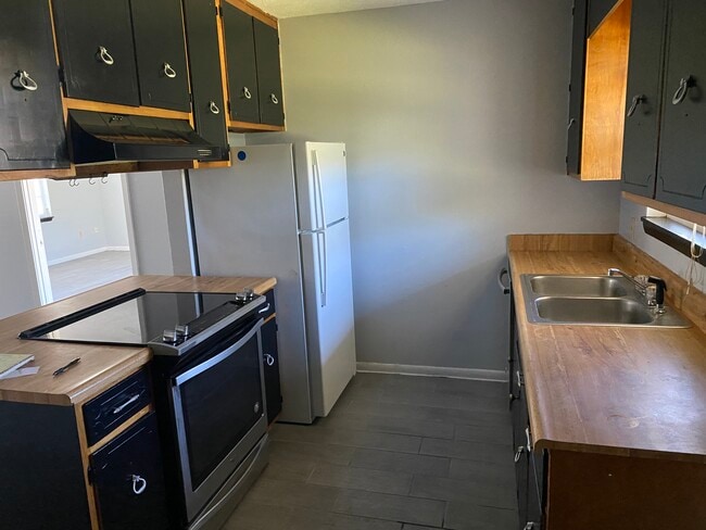 Photo - 256 N Berthe Ave