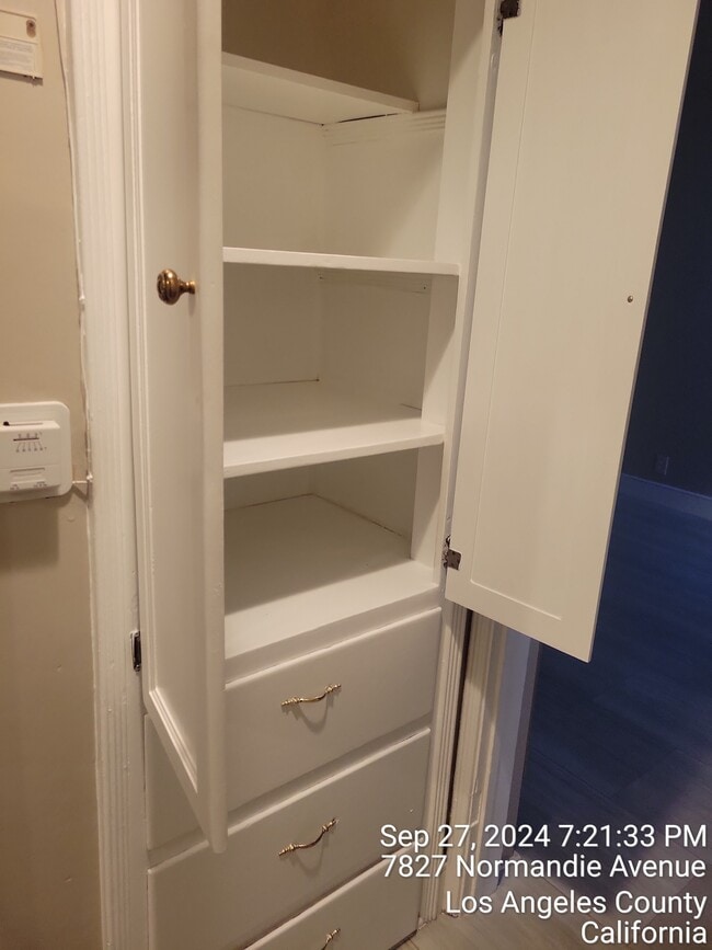 Photo - 7823 S Normandie Ave Unidad 7823