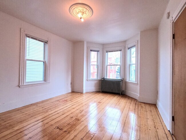 Photo - 90 Wenham St Unidad 2
