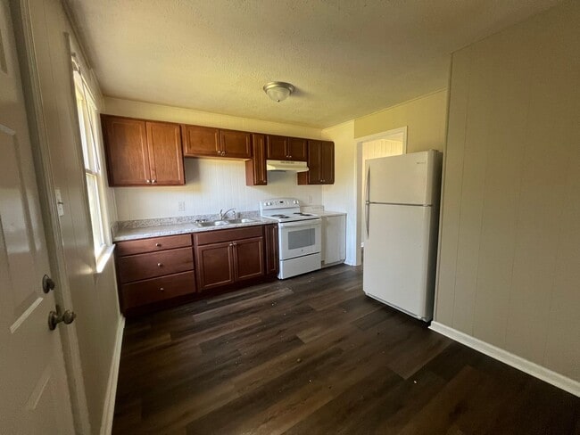 Photo - Cute 2 bedroom 1 bath duplex that is centr...
