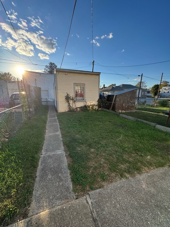 Photo - 624 Courtland St