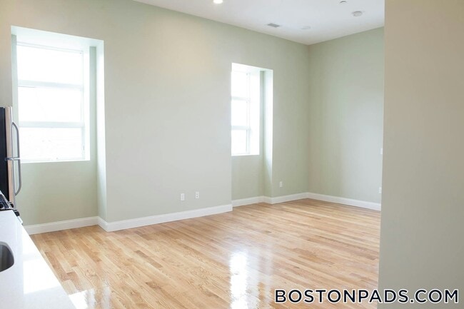 Photo - 409 Dudley St Unit 3