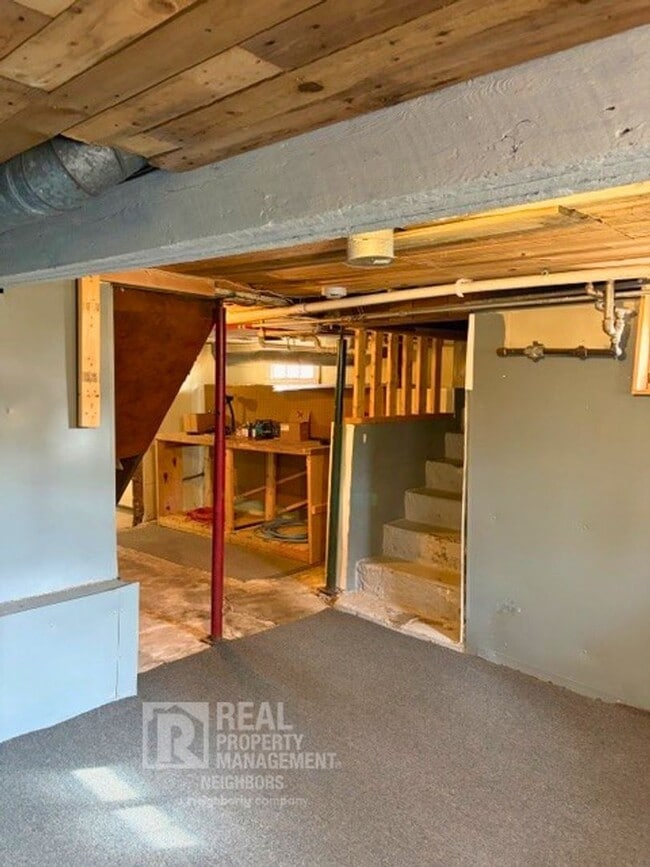 Photo - Welcome to Spacious 4 Bedroom, 1 Bathroom Holland Home