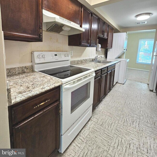 Photo - 6384 Patience Ct