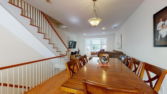 Photo - Three Bed Graduate Hospital Apartment