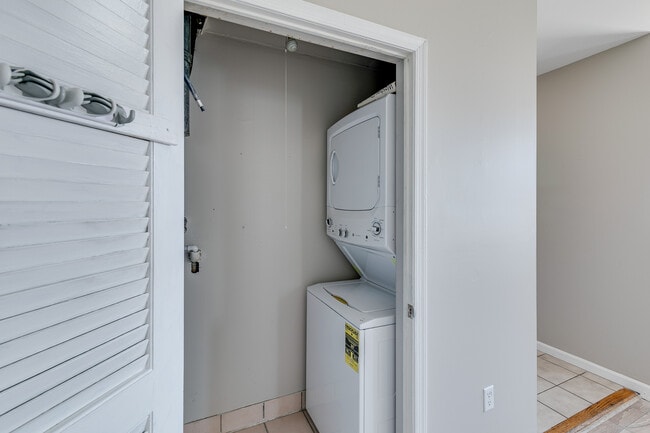 6602 Ridge Ave Unit 2