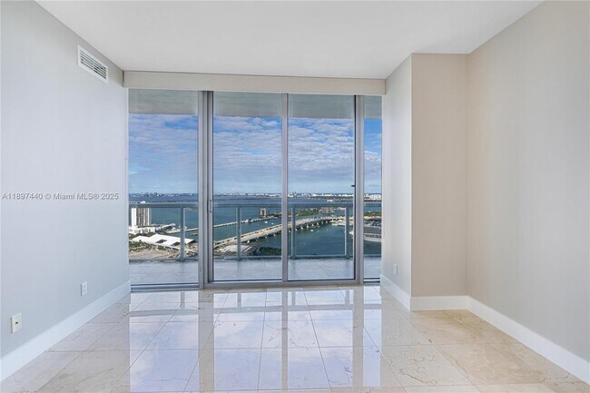 Photo - 888 Biscayne Blvd Unidad 4311