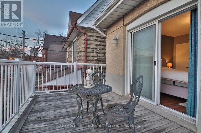 Photo - 803 Lansdowne Ave Unité Main