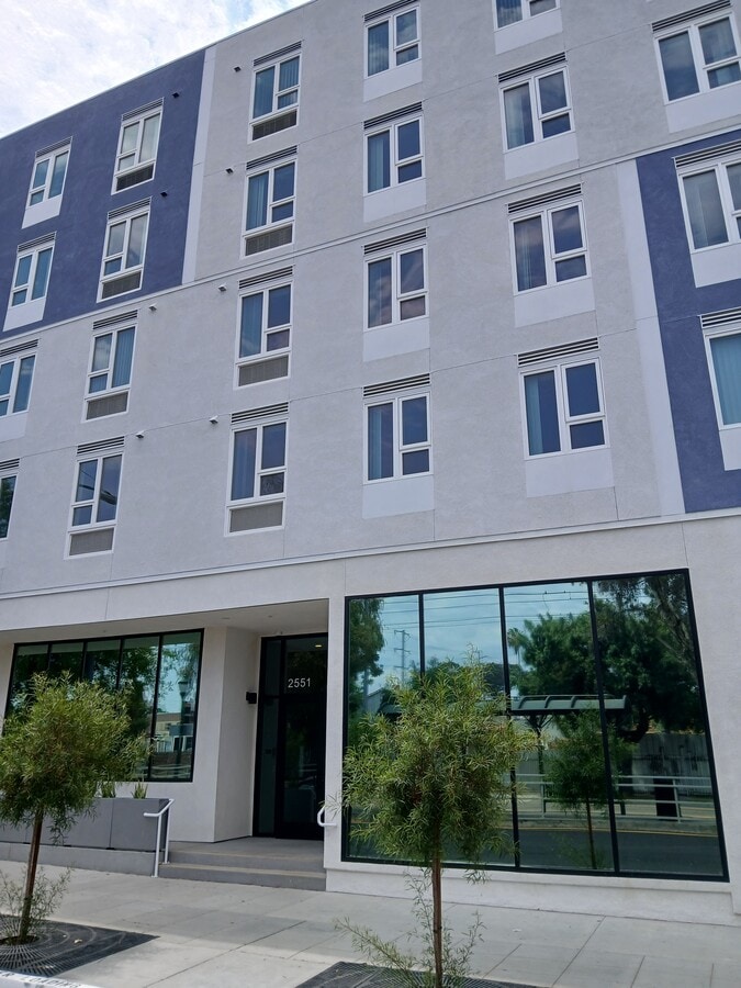 Photo - 2551 Commercial St Apartments