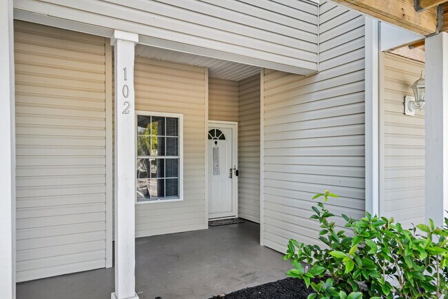 120 Lazy Willow Ln