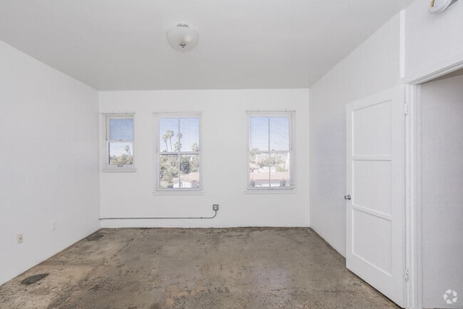 1BR, 1BA - 526-643 SF