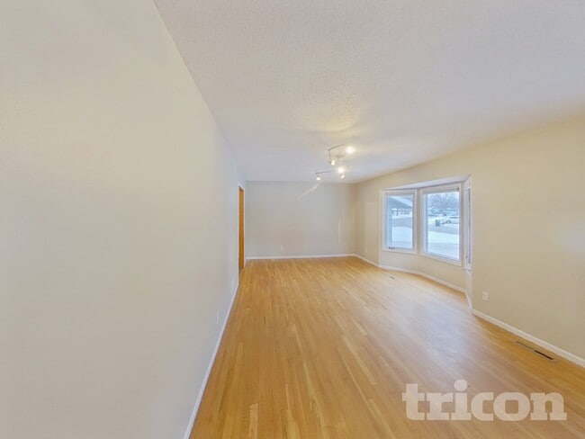 Photo - 6680 168th St W