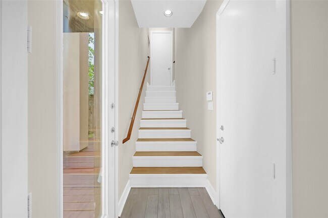 Photo - 2419 Charleston St