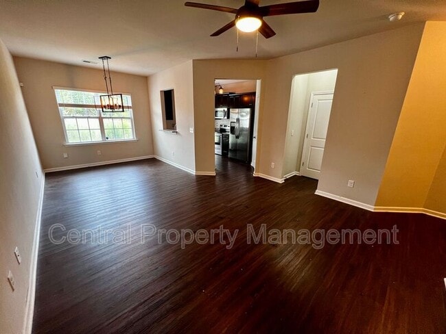 Photo - 43 Moorlyn Ln
