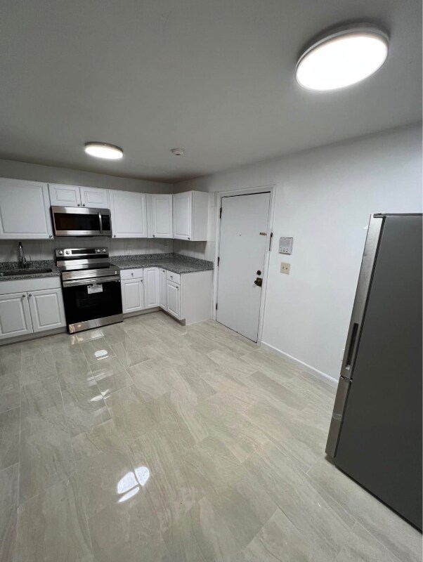 Photo - 4 Park Ave Pl Unidad 14