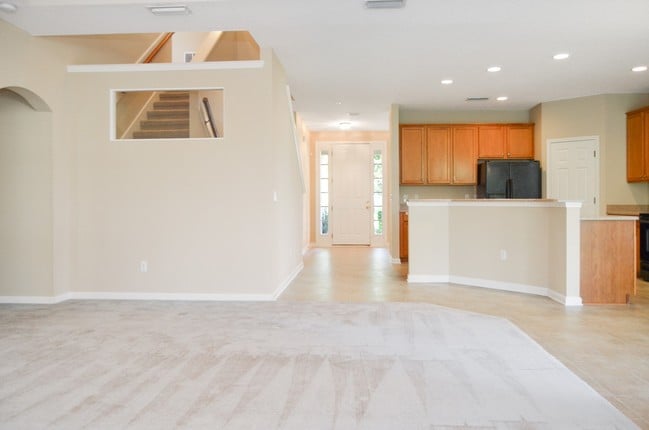 Photo - Exceptional Four Bedroom Home Located In Victoria Lakes!