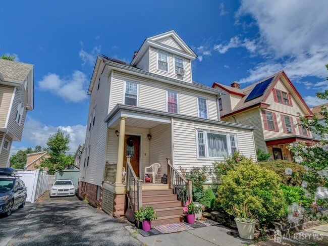 Photo - 231 Waverly Pl Unit 1