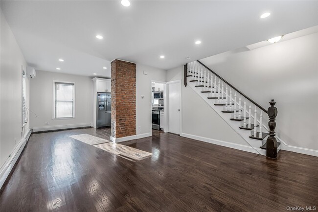 Photo - 1837 Wallace Ave