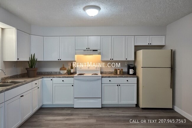 16 Hillside Ln Unit 3