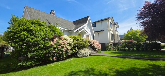 1969 43rd Av W