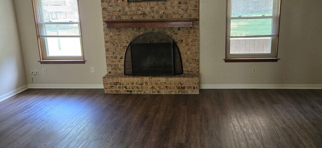 Photo - 1109 Shine Ln