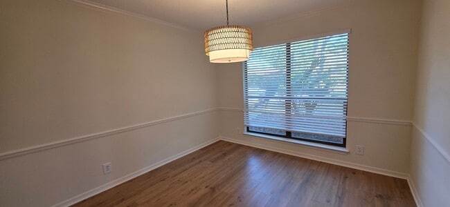 Photo - Large 4 Bedroom Located in Arlington!