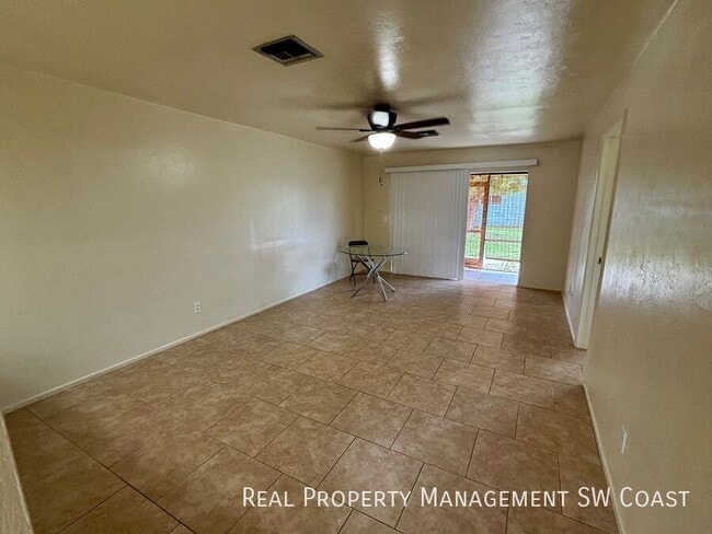 Photo - 4407 SW 7th Pl