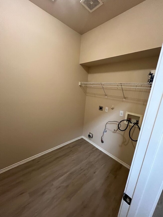 Photo - 4 bedroom 2.5 bath Kensington Trails home Available in August!