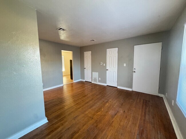 Photo - 2030 NW 25th St Unidad 17
