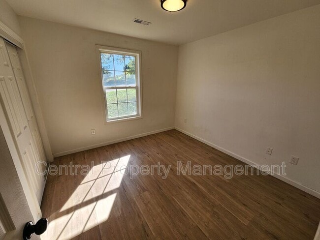 Photo - 158 S Forest St