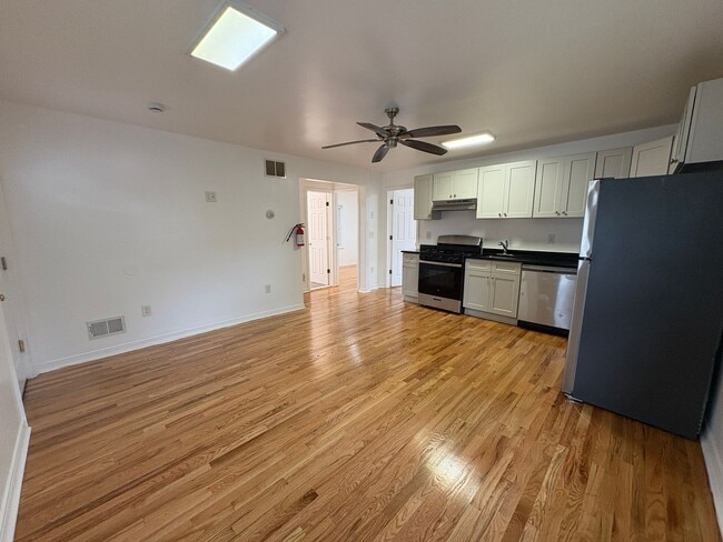 Photo - 425 Drummond Ave Unidad A