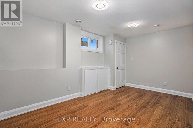 Photo - 838 St. Laurent Blvd