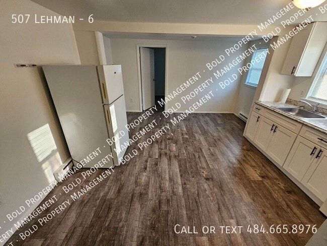 Building Photo - 507 Lehman-6 Unit 6