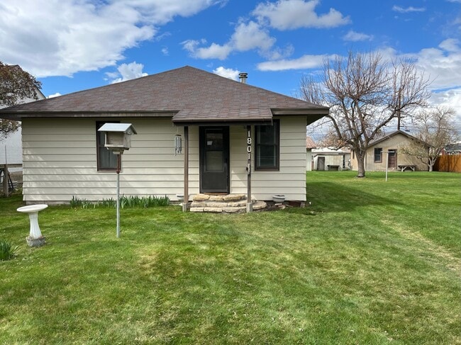 Building Photo - 1801 Beck Ave