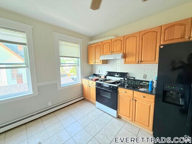 Building Photo - 39 Irving St Unit 2L Rental