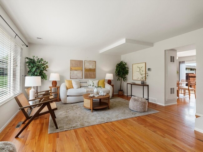 Building Photo - 9264 Mansfield Ave