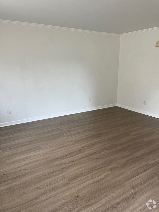Building Photo - 7B Montis Dr-7-B Unit 7-B Rental