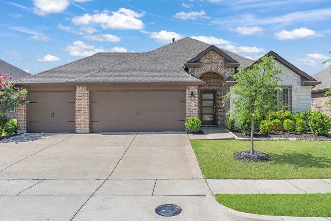 Photo - 3057 Maverick Dr House