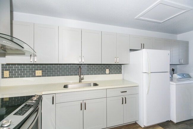 Photo - 94-615-615 Kahakea St