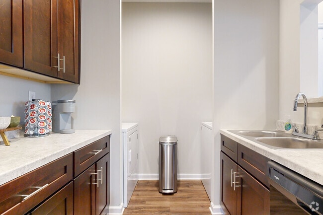 2BR - 1BA, 1127SF - The Gates at South Bend